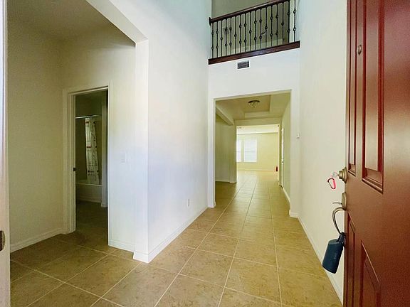 3rd image of 4891 Palmetto Park Dr