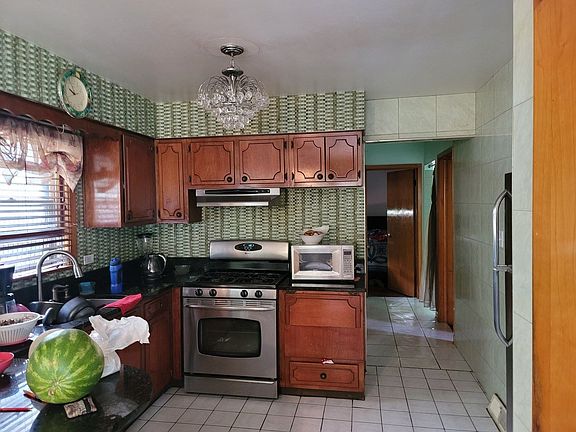 5th image of 337 Belle Dr
