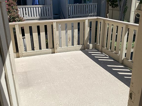 3rd image of 444 Coyote Creek Cir