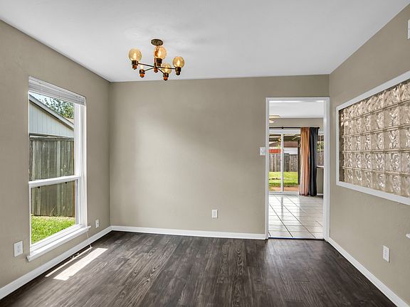 5th image of 1917 Vine Dr