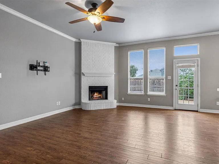 7261 Decoy Ln — Photo 3