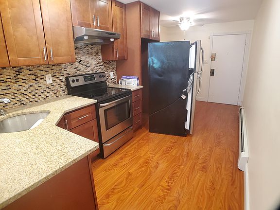 4th image of 1632 Bell Blvd