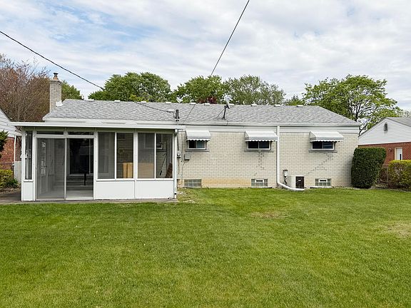 2nd image of 14165 Alexander St