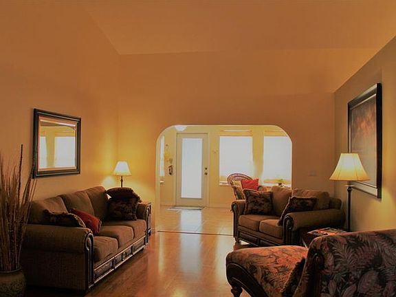 5th image of 524 Little Lake Ct