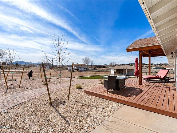 4th image of 2480 W Sundial Rd