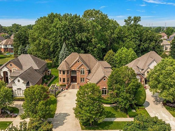4th image of 57177 Covington Dr