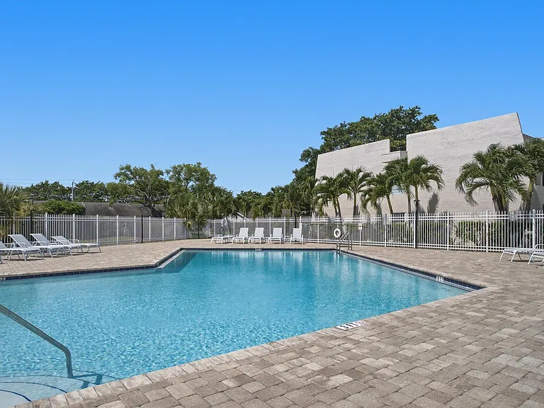 2800 Fiore Way #103 — Photo 33