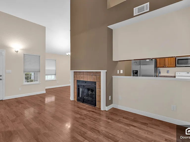 1714 Somerset Pl — Photo 6