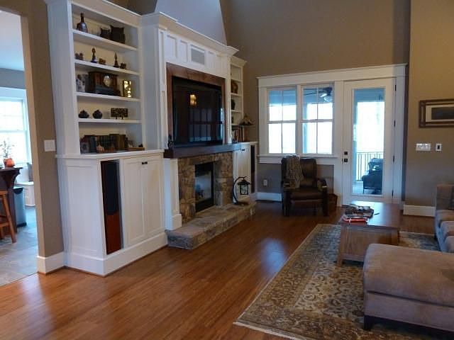 1st image of 6071 Roycroft Dr
