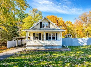 2 W Sand Lake Rd, Wynantskill, NY 12198