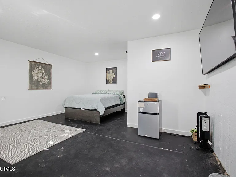 2329 E Concorda Dr — Photo 22