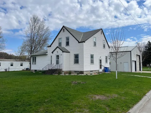 187 3rd St, Dawson, MN 56232