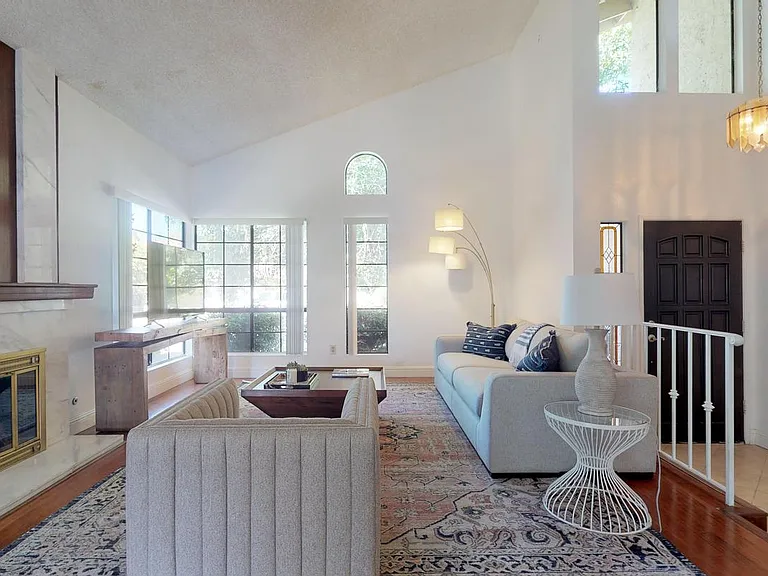 Via Papel Living Room and Front Entry Foyer