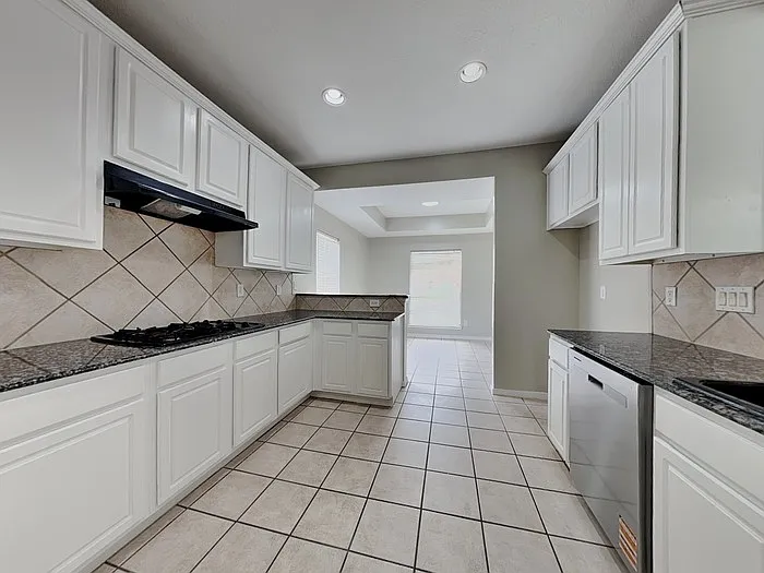 15535 Downford Dr — Photo 10