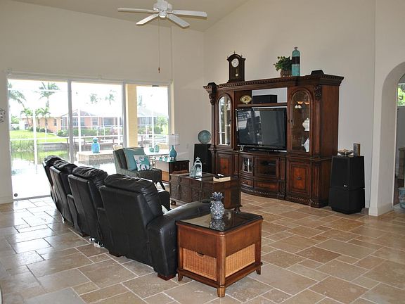 3rd image of 4110 SW 22nd Ct
