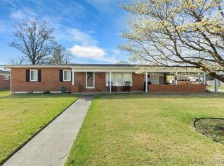 734 Mimosa Dr, Sikeston, MO 63801
