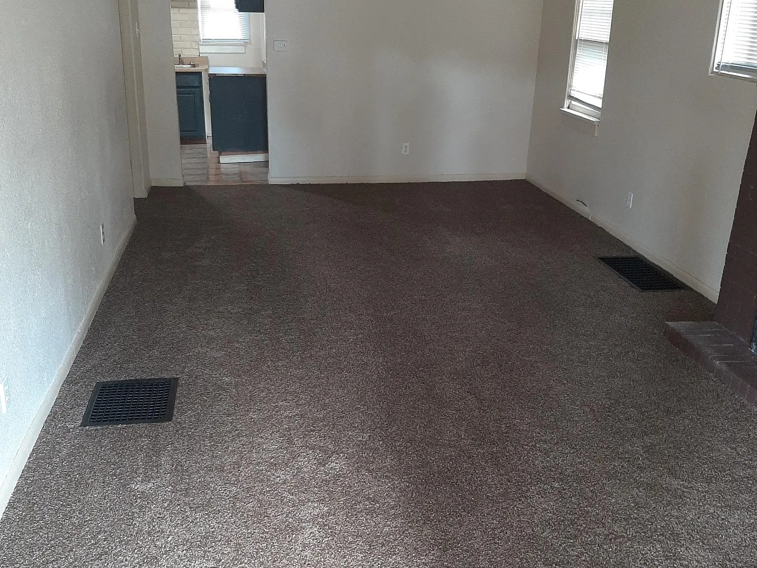 2916 Withers Ave — Photo 2
