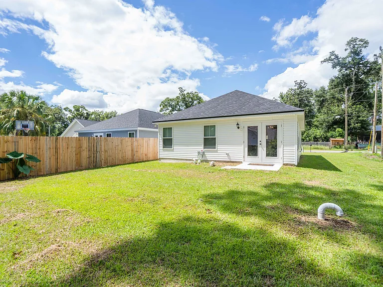 1607 Dr Martin Luther King Jr Memorial Rd — Photo 8