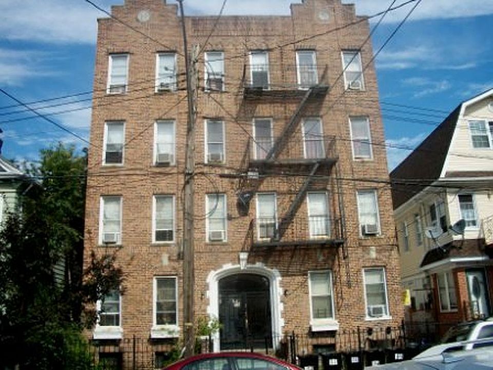1st image of 19 Hubbard Pl #16
