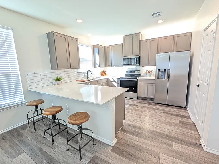 6213 Albany Sleigh Dr — Photo 4