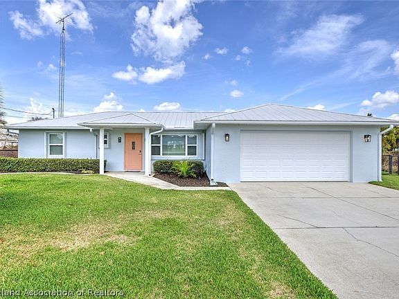 2nd image of 130 Mango Rd NE