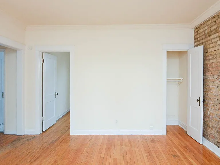 3042 W Wellington Ave #3 — Photo 9