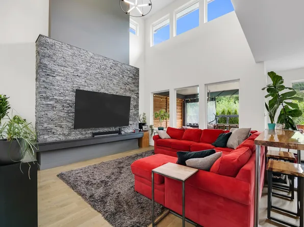 39224 Cardinal Dr, Squamish, BC V8B 0V3
