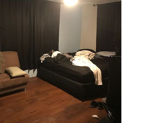 5th image of 321 NE 42nd Ct