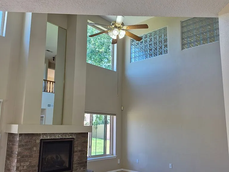 9121 Ridgefield Ave NE — Photo 20