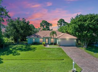 2120 SW Del Rio Blvd, Port Saint Lucie, FL 34953