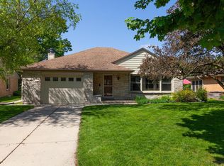 2923 S Stratton Dr, West Allis, WI 53219