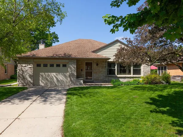 2923 South Stratton DRIVE, West Allis, WI 53219