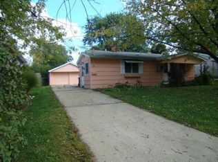 1211 Sacramento Dr, Carpentersville, IL 60110