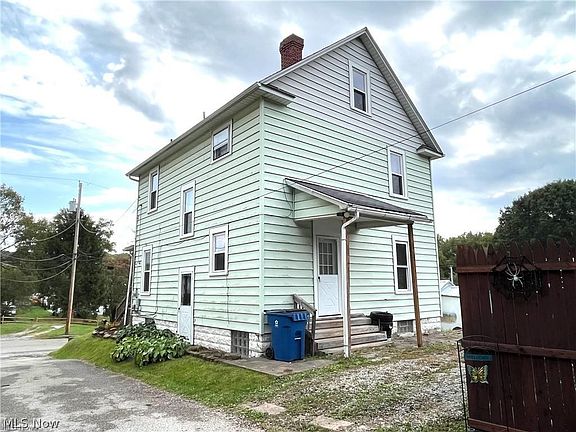 4th image of 143 S Walnut St