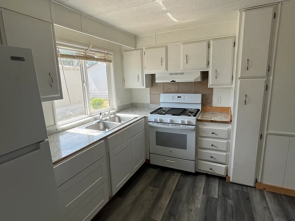 1075 W Airbase Rd #140