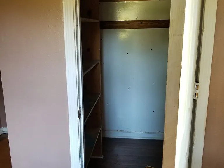 398 N Spring St — Photo 8