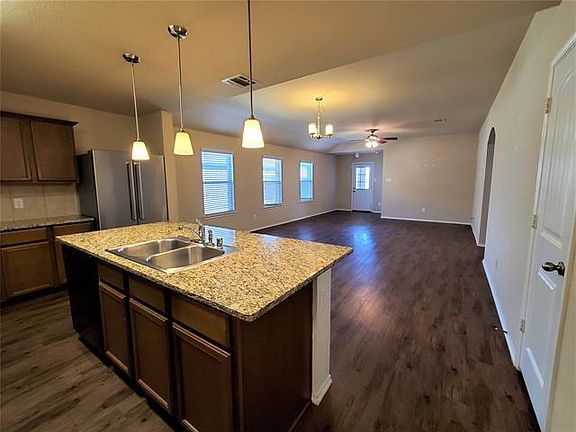 4th image of 2127 Shady Glen Trl