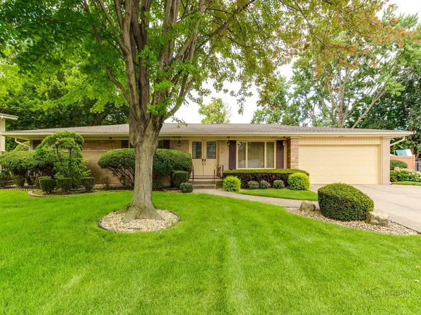 6736 W Shiawassie Dr, Palos Heights, IL 60463