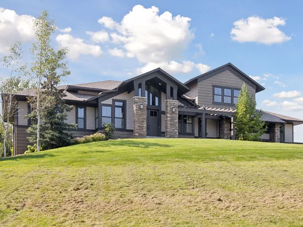 8915 Alverno Ave, Inver Grove Heights, MN 55077
