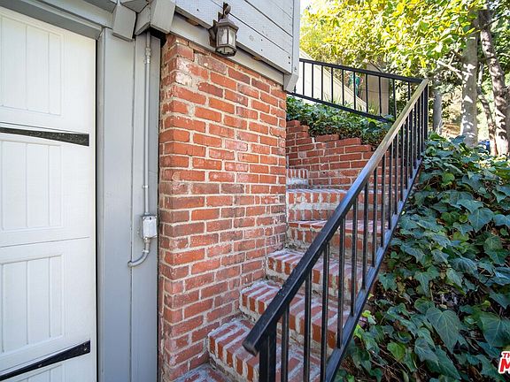 5th image of 8778 Lookout Mountain Ave