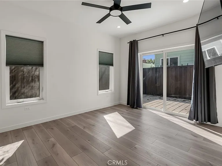 22434 Berdon St — Photo 18