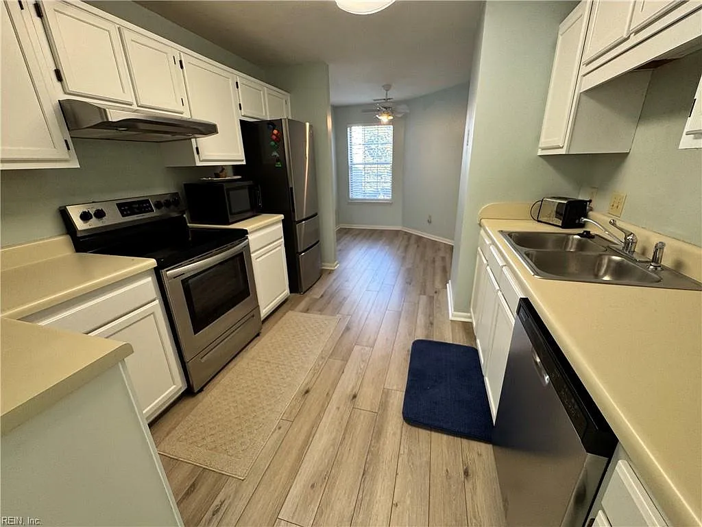 2 bed, 2.0 bath, 1412 sqft, $1,950 — Photo 2