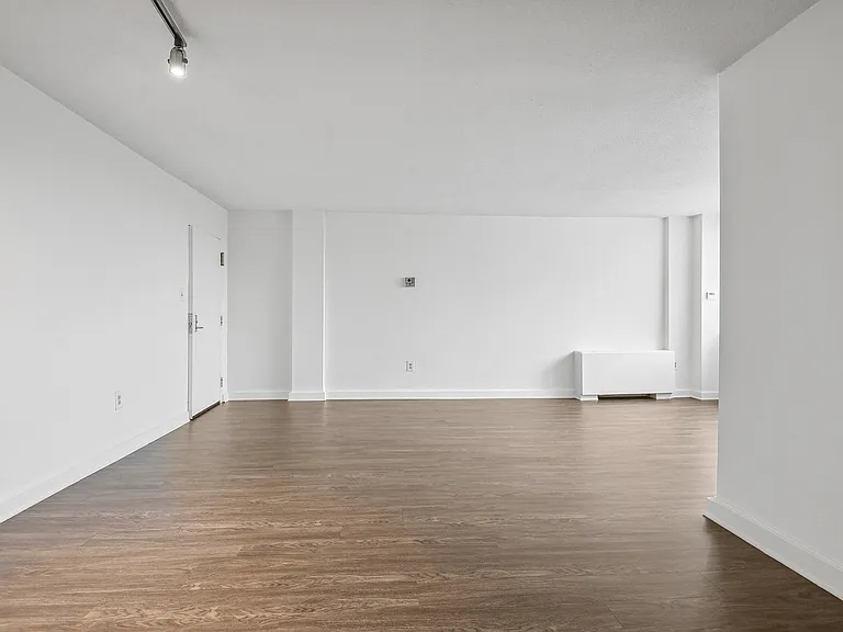 Broadstone Van Dorn — Photo 17