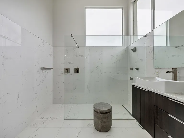 9100 San Martin Blvd NE — Photo 30