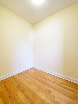 Rented by Nest Seekers International | media 13