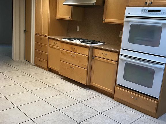 3rd image of 1652 W San Lucas Dr