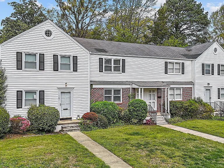 1st image of 1103 Nichols Dr #1