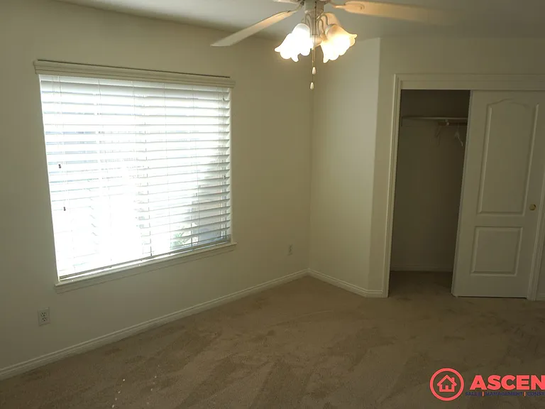 11805 Wethersfield St — Photo 3