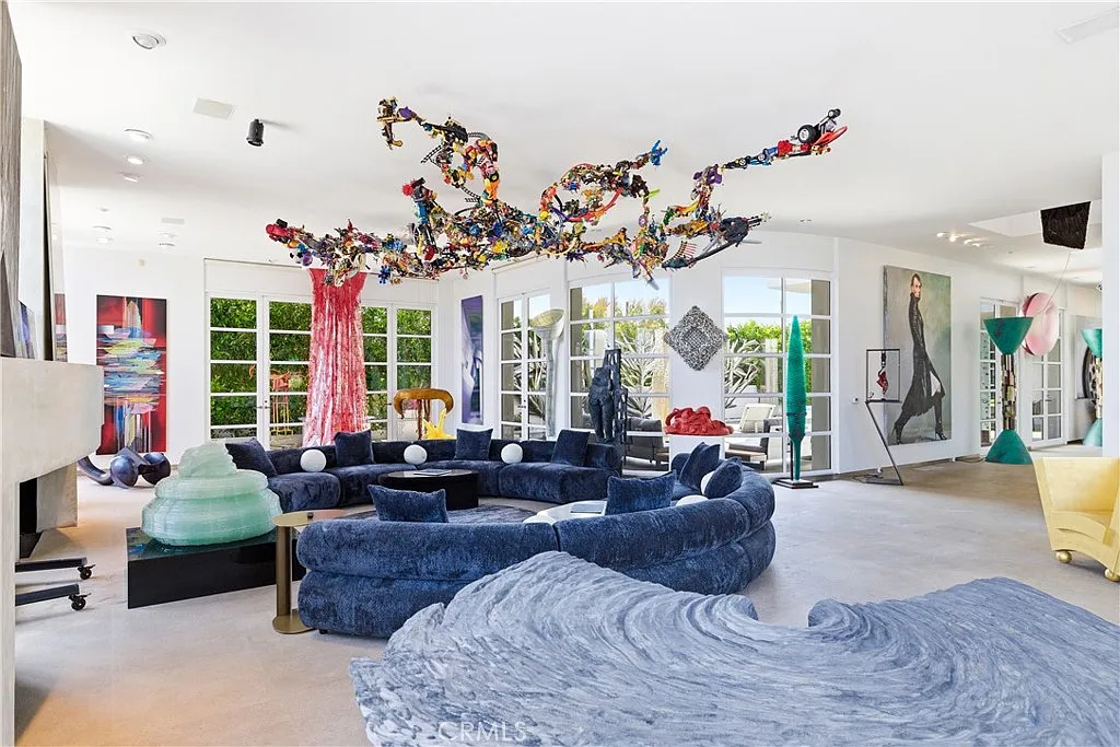4 bed, 10000 sqft, $99,000 — Photo 4