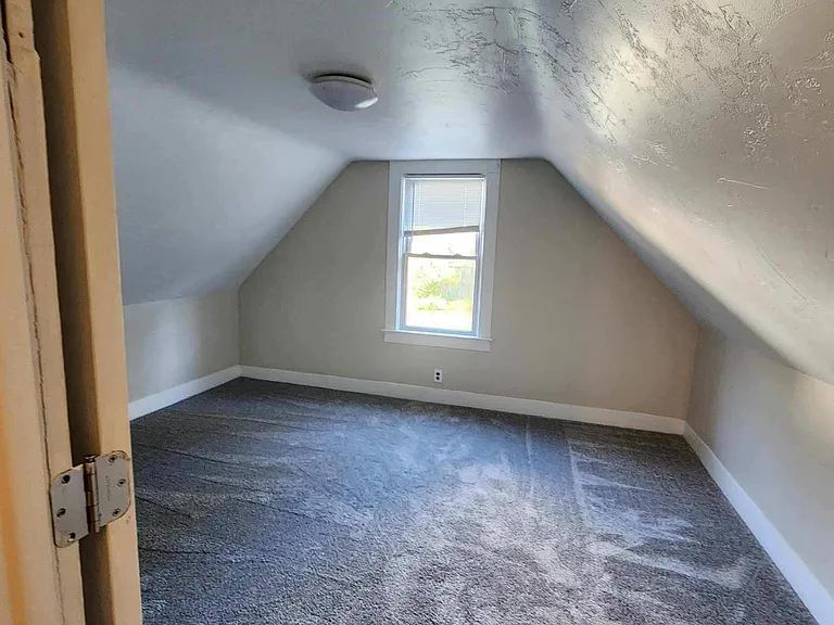 413 Ingleside Ter — Photo 13